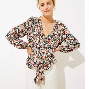 🎉Sale🎉 LOFT Plus Floral Tie Hem Blouse